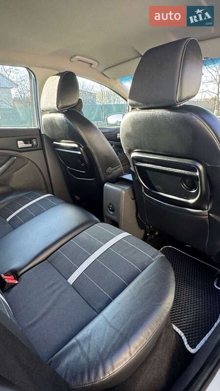 Позашляховик / Кросовер Ford Kuga 2009 в Яворові