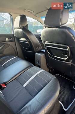 Внедорожник / Кроссовер Ford Kuga 2009 в 