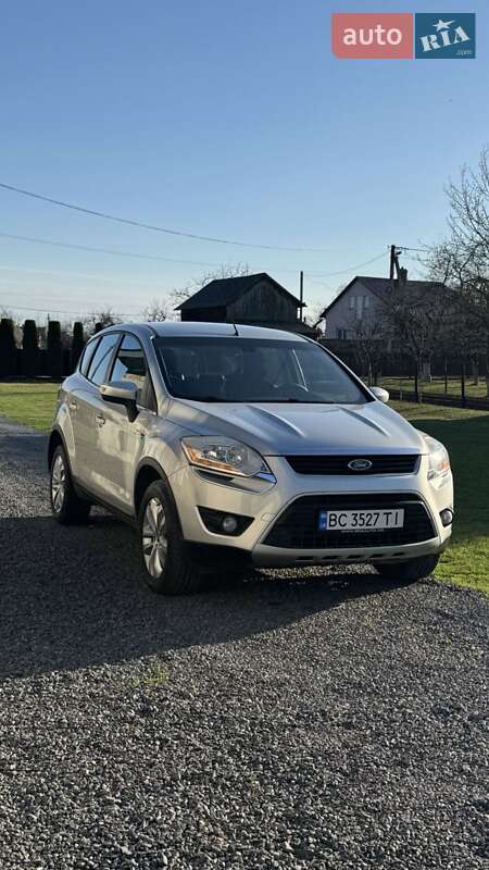 Внедорожник / Кроссовер Ford Kuga 2009 в 