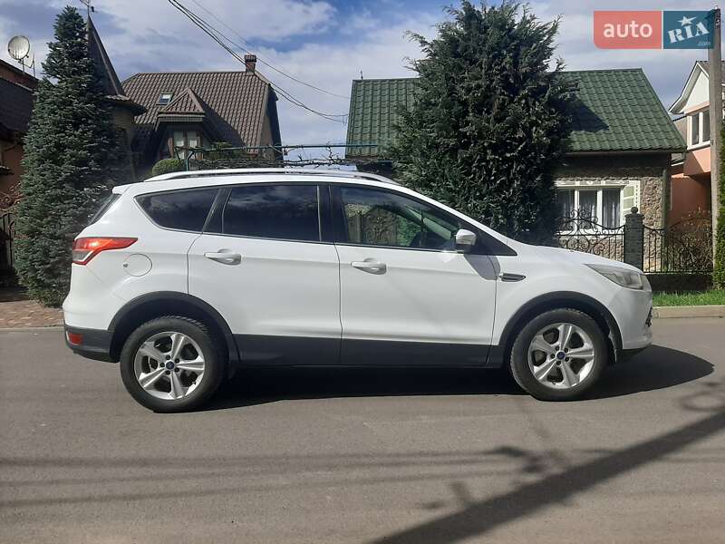 Внедорожник / Кроссовер Ford Kuga 2013 в Хусте