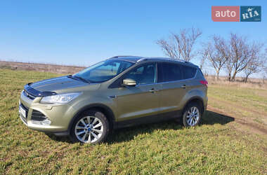 Внедорожник / Кроссовер Ford Kuga 2015 в 