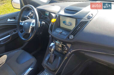 Внедорожник / Кроссовер Ford Kuga 2015 в 