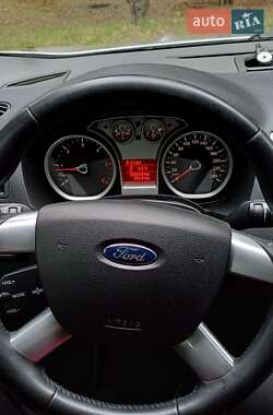 Позашляховик / Кросовер Ford Kuga 2010 в 
