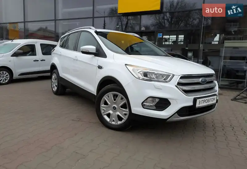 Позашляховик / Кросовер Ford Kuga 2019 в 