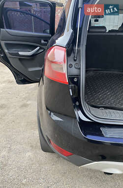 Внедорожник / Кроссовер Ford Kuga 2011 в 