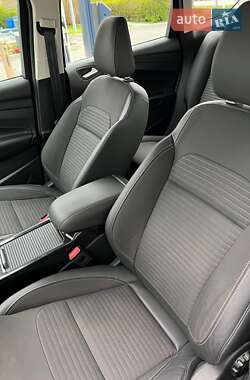 Внедорожник / Кроссовер Ford Kuga 2019 в 