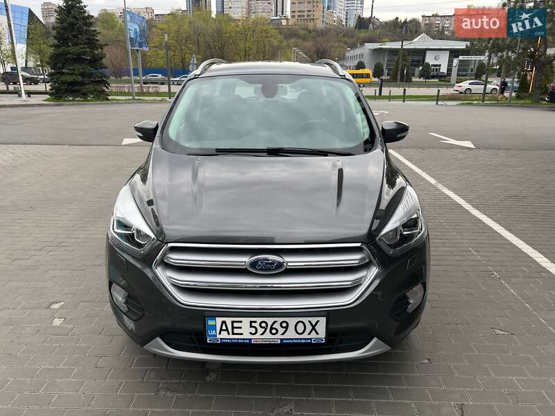 Внедорожник / Кроссовер Ford Kuga 2019 в 
