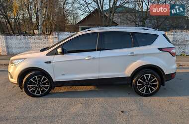 Внедорожник / Кроссовер Ford Kuga 2017 в 