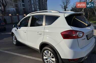 Внедорожник / Кроссовер Ford Kuga 2010 в 