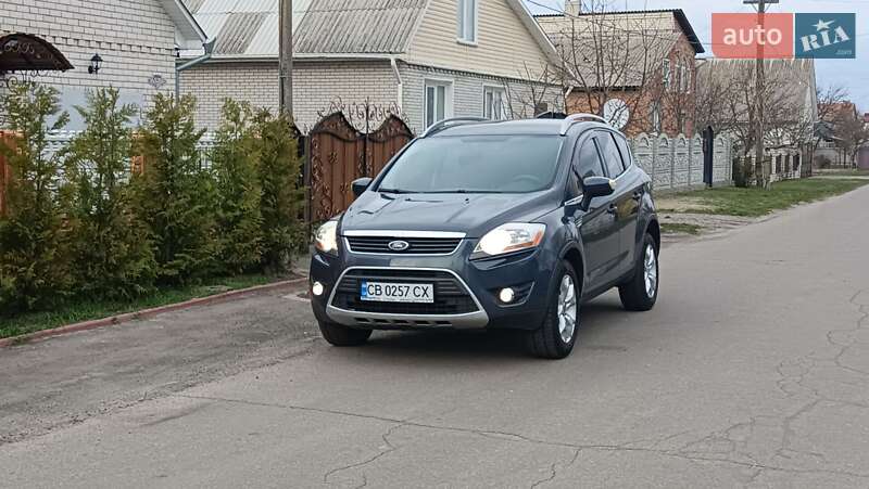 Внедорожник / Кроссовер Ford Kuga 2011 в 