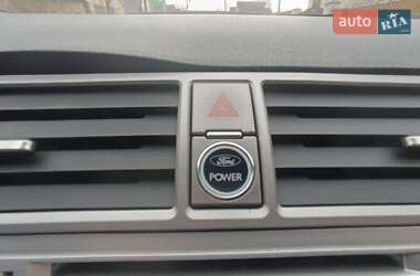 Внедорожник / Кроссовер Ford Kuga 2011 в 