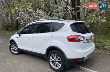 Внедорожник / Кроссовер Ford Kuga 2010 в 