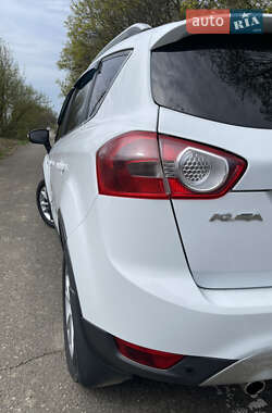 Внедорожник / Кроссовер Ford Kuga 2010 в 