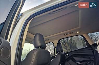 Внедорожник / Кроссовер Ford Kuga 2017 в 