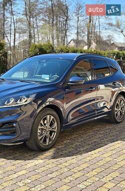 Внедорожник / Кроссовер Ford Kuga 2020 в 