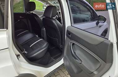 Внедорожник / Кроссовер Ford Kuga 2012 в 