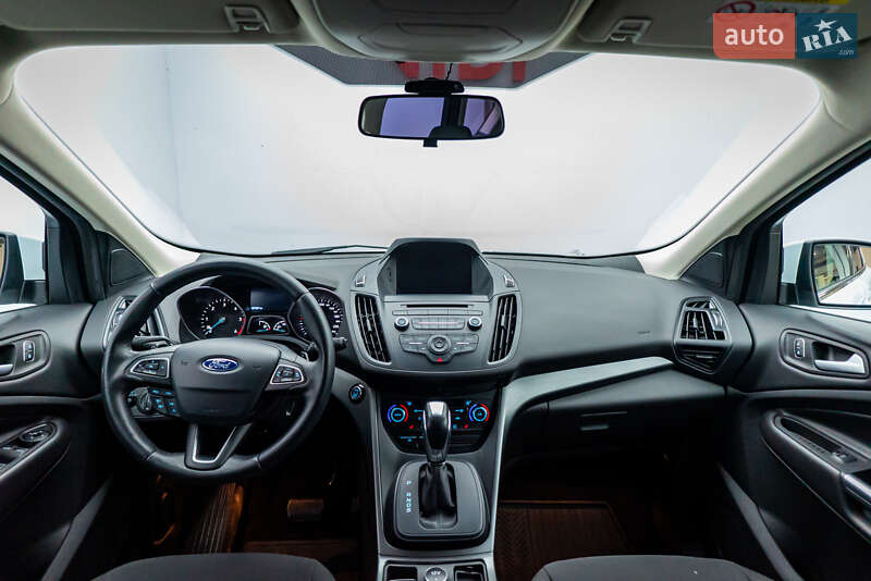 Позашляховик / Кросовер Ford Kuga 2018 в Києві