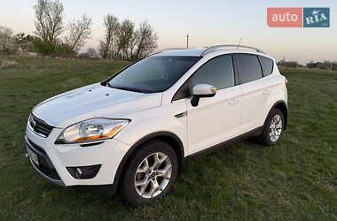 Внедорожник / Кроссовер Ford Kuga 2012 в 