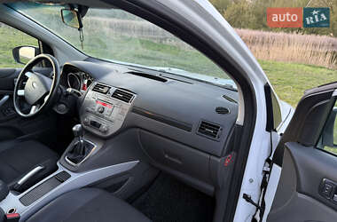 Внедорожник / Кроссовер Ford Kuga 2012 в 