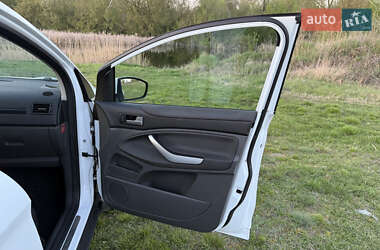 Внедорожник / Кроссовер Ford Kuga 2012 в 