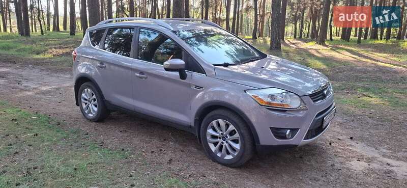 Внедорожник / Кроссовер Ford Kuga 2011 в Ахтырке
