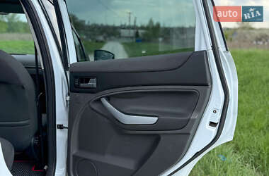 Внедорожник / Кроссовер Ford Kuga 2011 в 