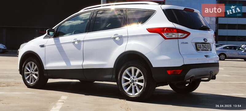 Внедорожник / Кроссовер Ford Kuga 2015 в 