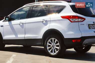 Внедорожник / Кроссовер Ford Kuga 2015 в 