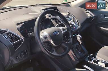 Внедорожник / Кроссовер Ford Kuga 2015 в 
