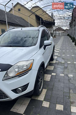 Позашляховик / Кросовер Ford Kuga 2010 в 