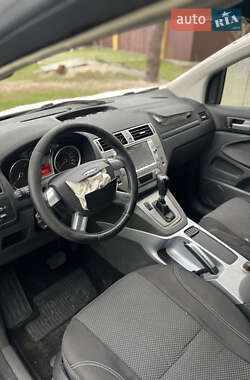 Позашляховик / Кросовер Ford Kuga 2012 в 