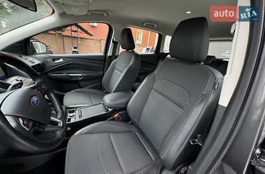 Внедорожник / Кроссовер Ford Kuga 2019 в 