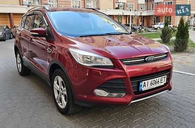 Позашляховик / Кросовер Ford Kuga 2015 в 