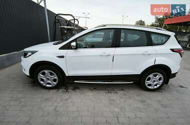 Внедорожник / Кроссовер Ford Kuga 2018 в 