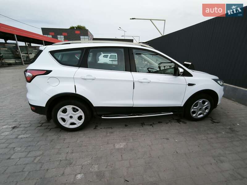 Позашляховик / Кросовер Ford Kuga 2018 в Здолбуніві