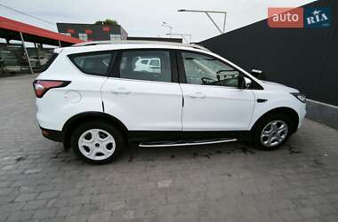 Внедорожник / Кроссовер Ford Kuga 2018 в 