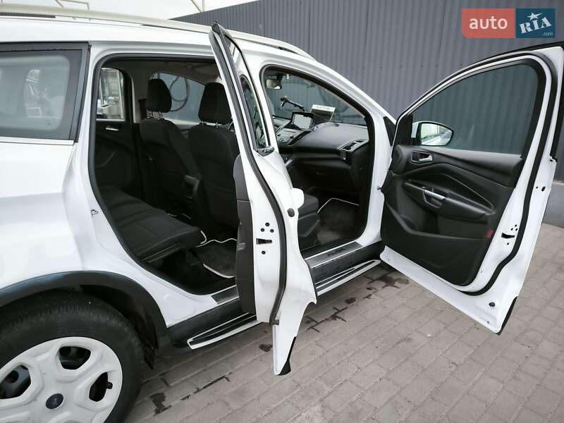 Позашляховик / Кросовер Ford Kuga 2018 в Здолбуніві