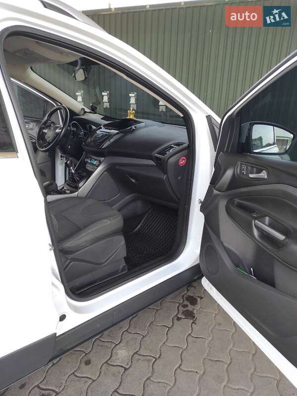 Внедорожник / Кроссовер Ford Kuga 2013 в Владимире