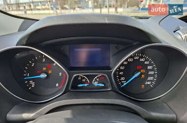Внедорожник / Кроссовер Ford Kuga 2013 в 
