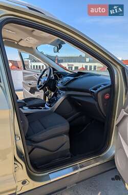 Внедорожник / Кроссовер Ford Kuga 2014 в 