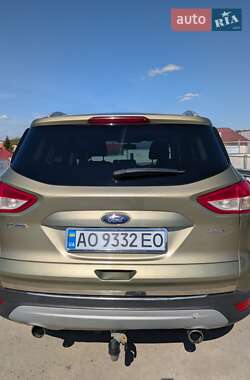 Внедорожник / Кроссовер Ford Kuga 2014 в 
