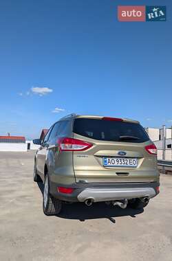 Внедорожник / Кроссовер Ford Kuga 2014 в 