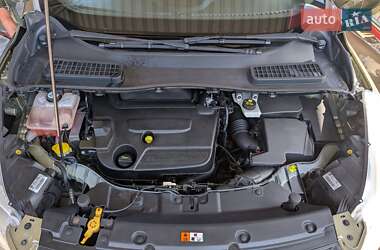 Внедорожник / Кроссовер Ford Kuga 2014 в 