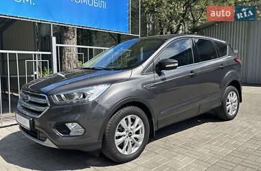 Внедорожник / Кроссовер Ford Kuga 2018 в 