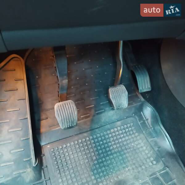 Внедорожник / Кроссовер Ford Kuga 2015 в Харькове фото 10 Внедорожник / Кроссовер Ford Kuga 2015 в Харькове