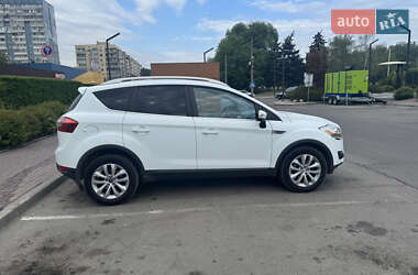 Позашляховик / Кросовер Ford Kuga 2010 в 