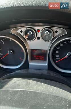 Внедорожник / Кроссовер Ford Kuga 2012 в 