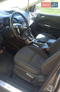 Внедорожник / Кроссовер Ford Kuga 2013 в 