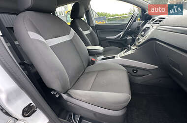 Позашляховик / Кросовер Ford Kuga 2011 в 