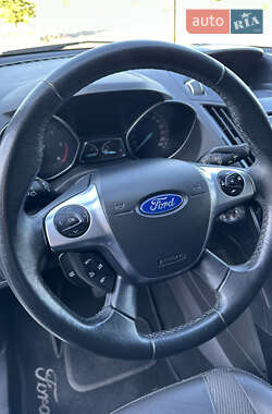 Внедорожник / Кроссовер Ford Kuga 2015 в 